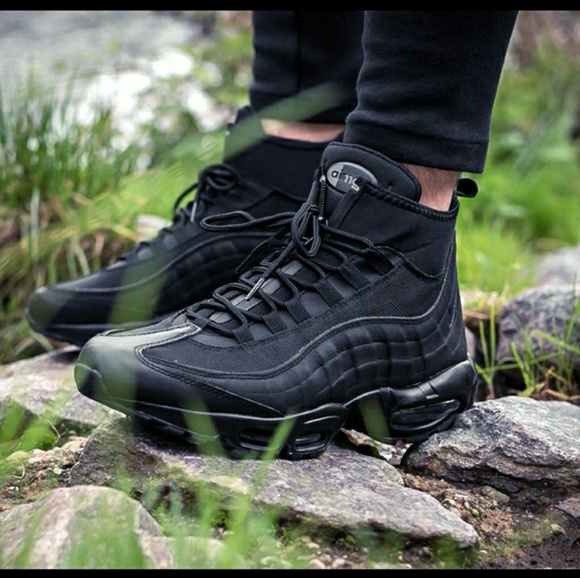 nike air max 95 sneakerboot triple black
